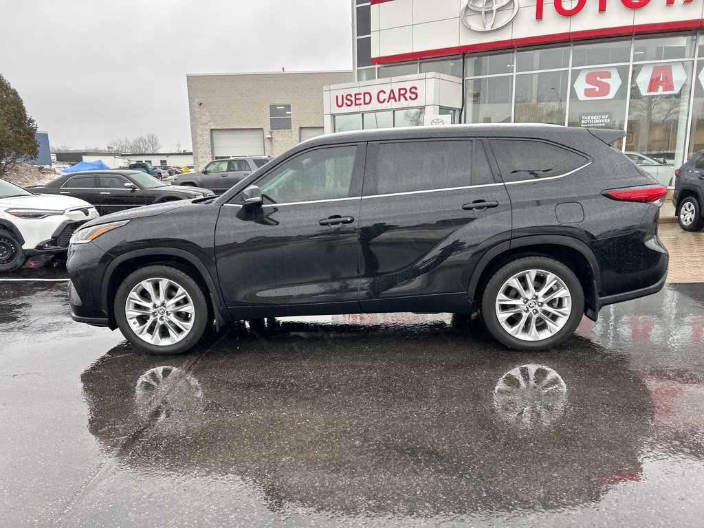 2021 Toyota Highlander Limited in Niagara Falls, Ontario - 2 - w1024h768px