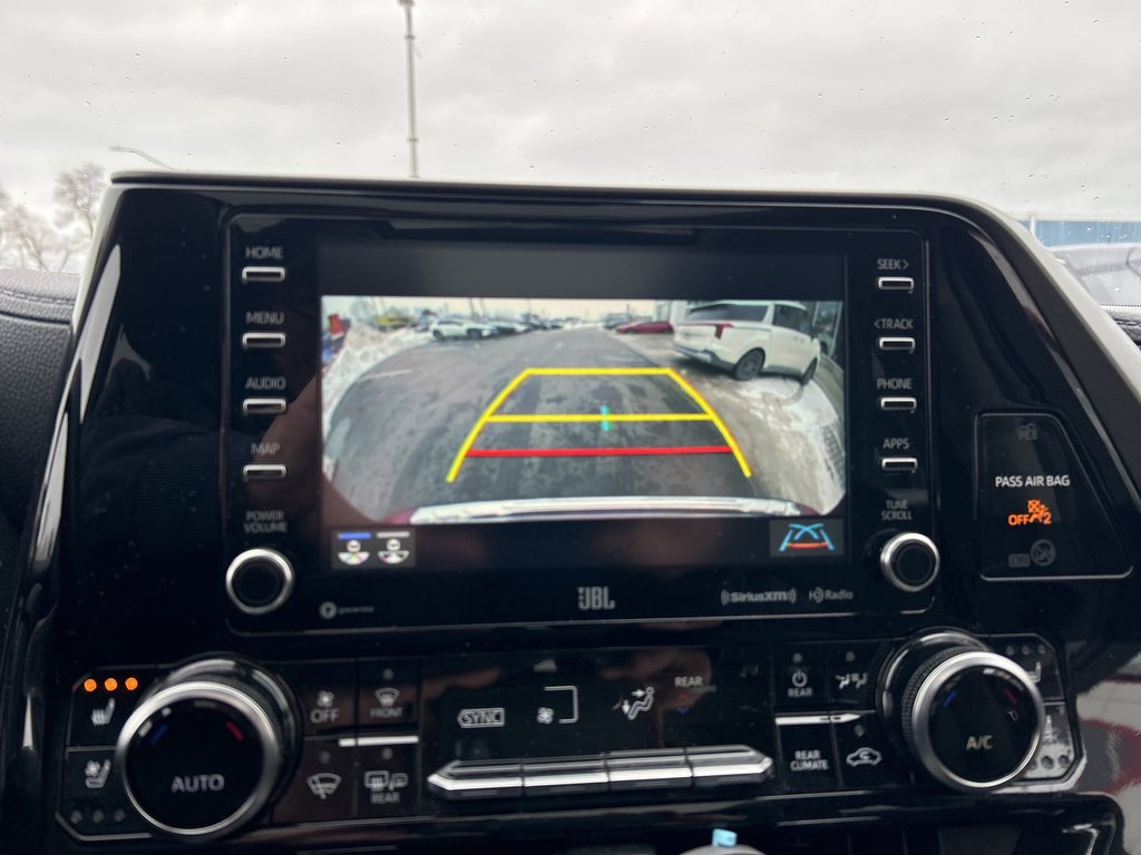 2021 Toyota Highlander Limited in Niagara Falls, Ontario - 19 - w1024h768px