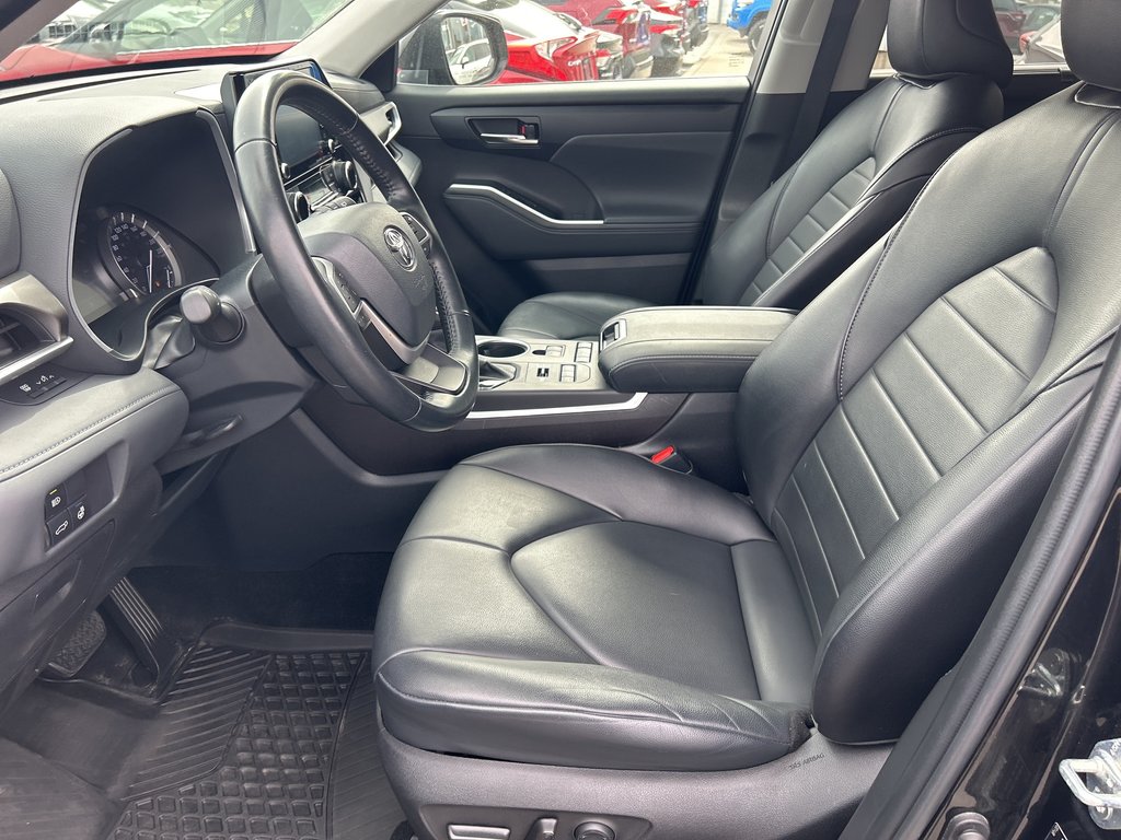 2022 Toyota Highlander XLE in Niagara Falls, Ontario - 11 - w1024h768px