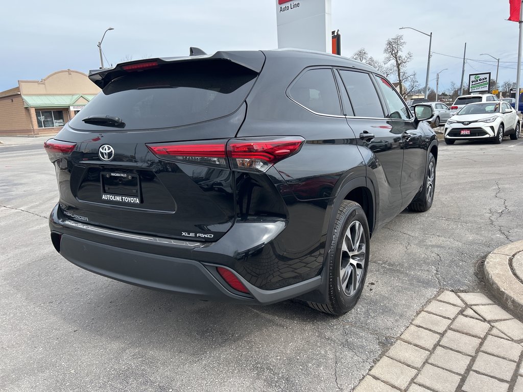 2022 Toyota Highlander XLE in Niagara Falls, Ontario - 5 - w1024h768px