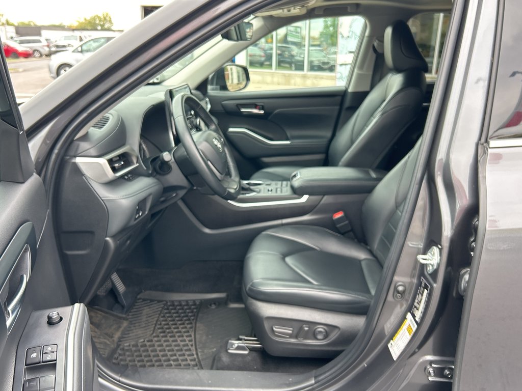 2022 Toyota Highlander XLE in Niagara Falls, Ontario - 11 - w1024h768px