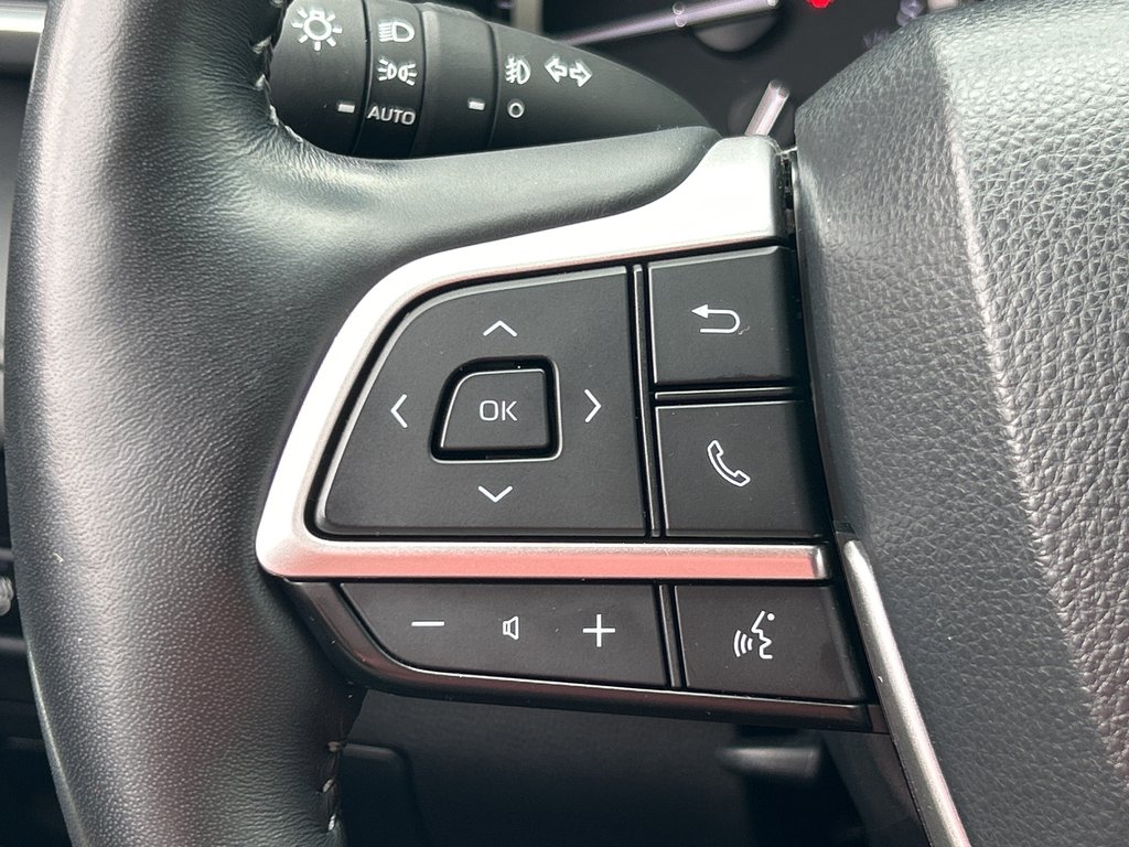 2022 Toyota Highlander XLE in Niagara Falls, Ontario - 15 - w1024h768px