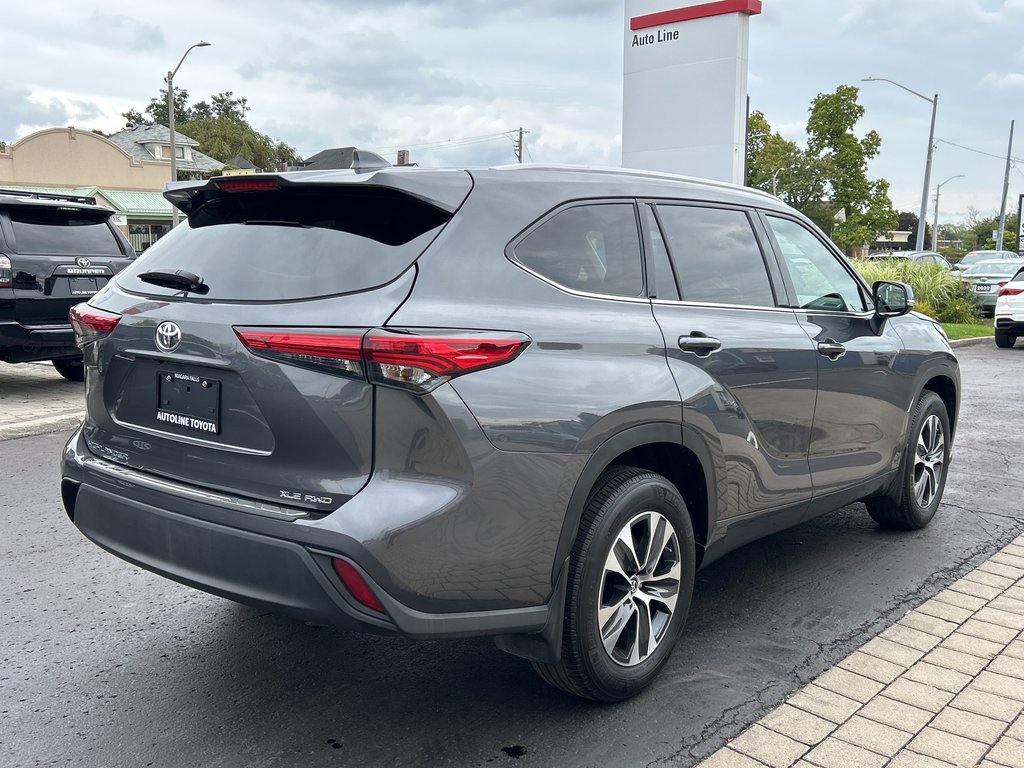 2022 Toyota Highlander XLE in Niagara Falls, Ontario - 5 - w1024h768px