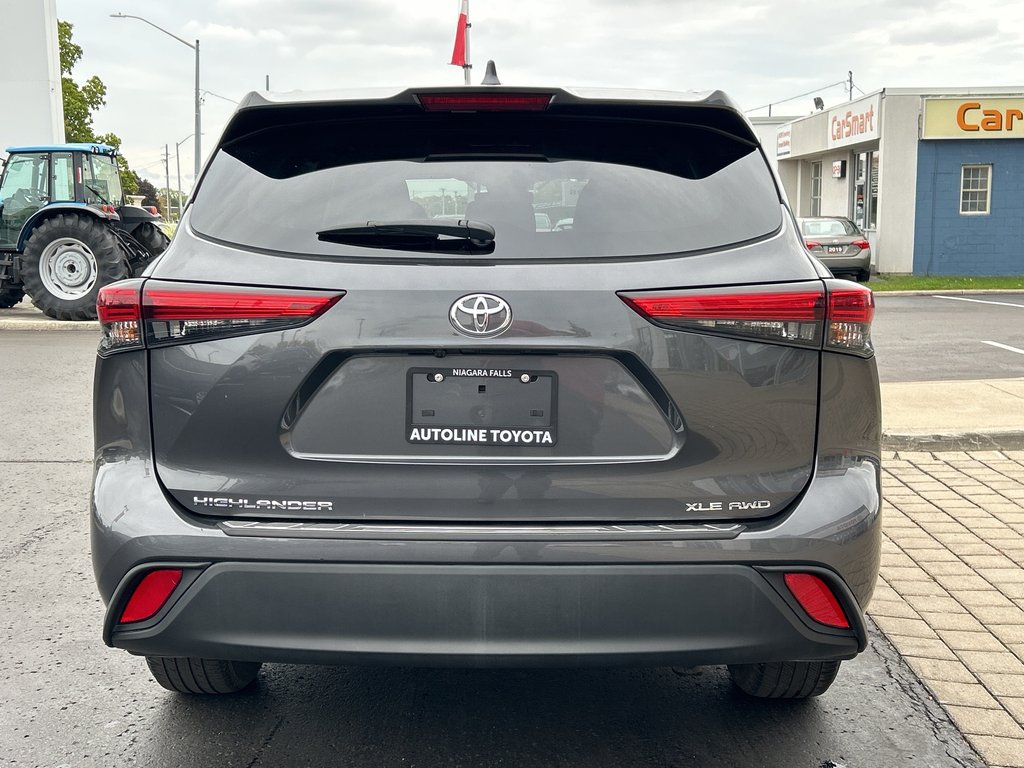 2022 Toyota Highlander XLE in Niagara Falls, Ontario - 4 - w1024h768px