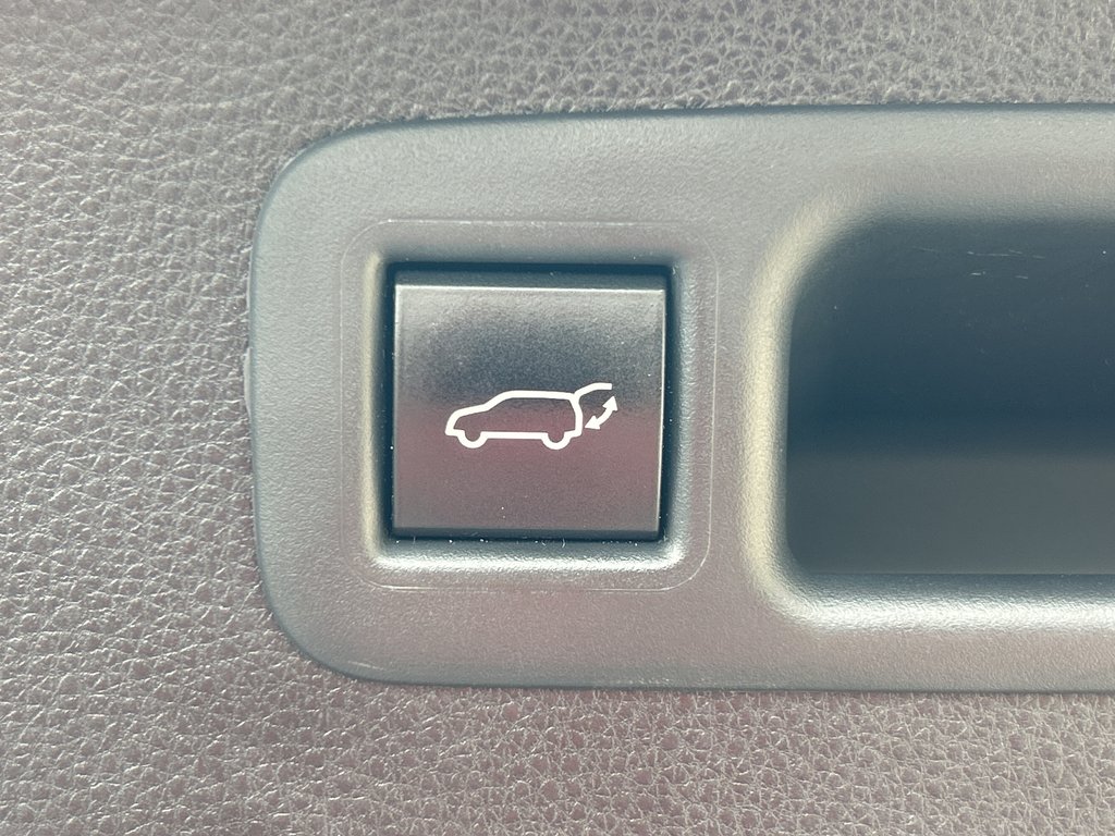 2022 Toyota Highlander XLE in Niagara Falls, Ontario - 23 - w1024h768px