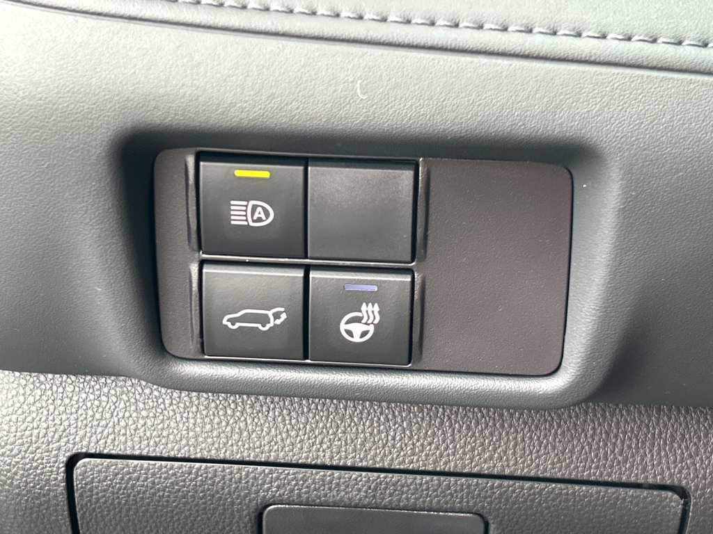 2022 Toyota Highlander XLE in Niagara Falls, Ontario - 14 - w1024h768px