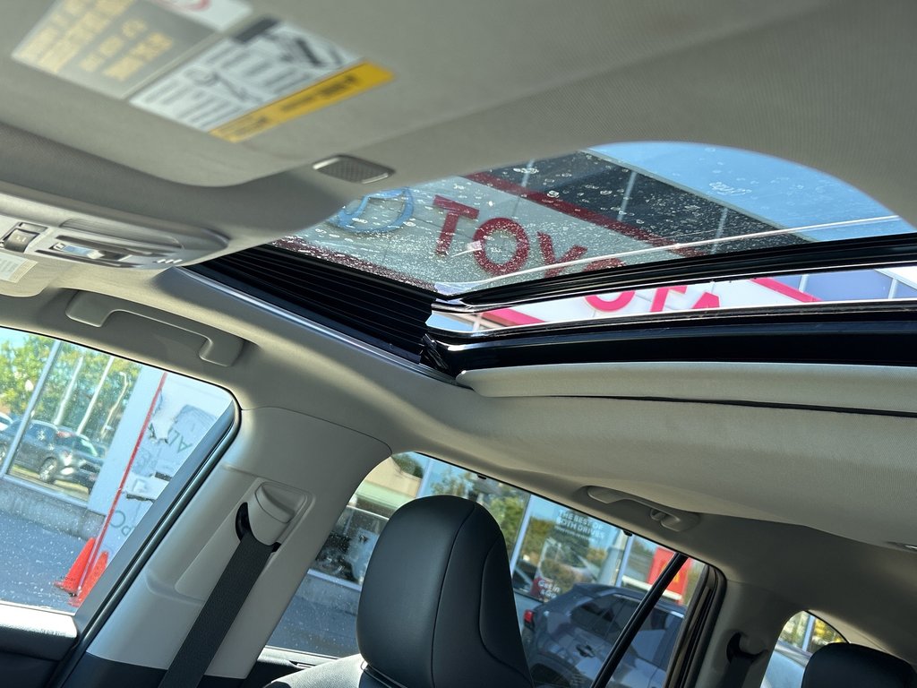 2023 Toyota Highlander XLE in Niagara Falls, Ontario - 23 - w1024h768px