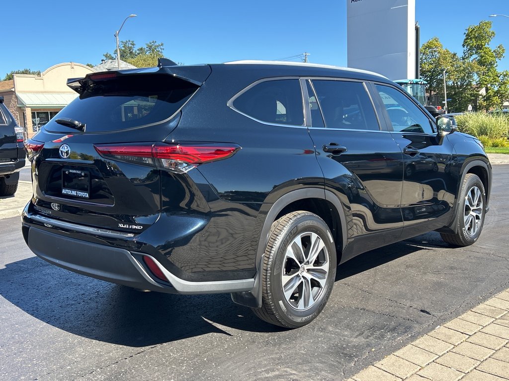 2023 Toyota Highlander XLE in Niagara Falls, Ontario - 6 - w1024h768px