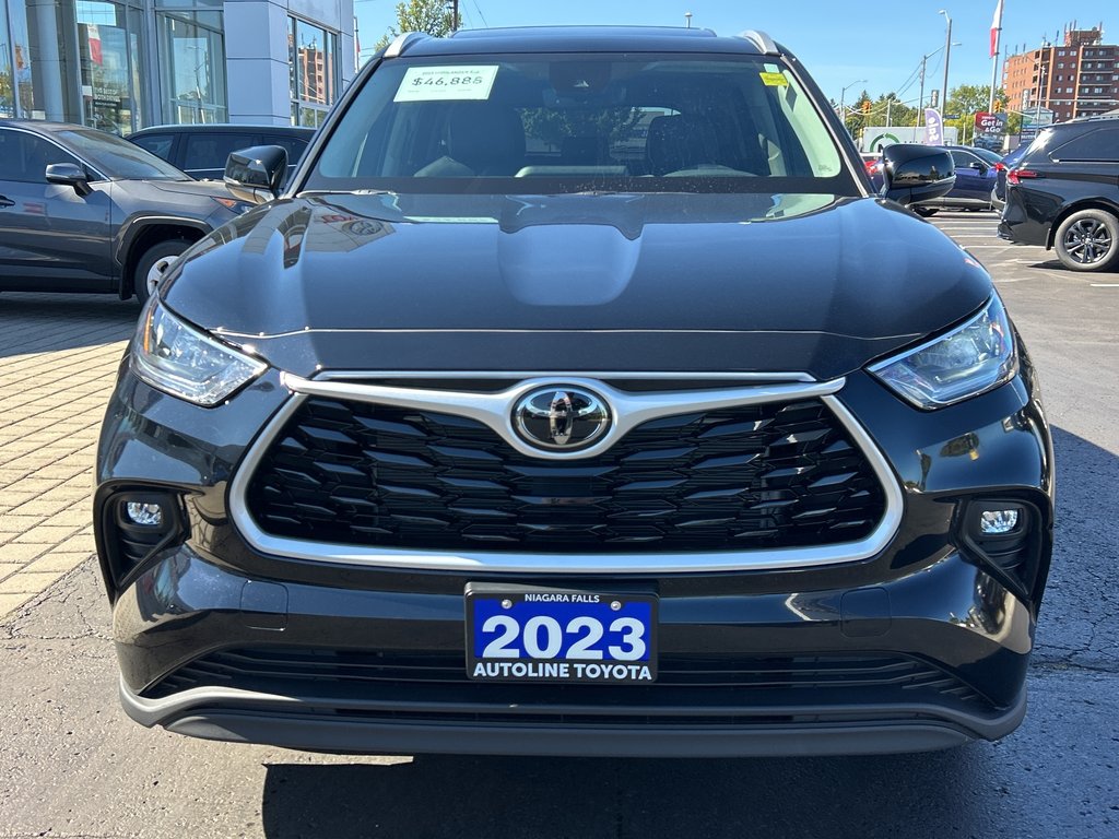 2023 Toyota Highlander XLE in Niagara Falls, Ontario - 9 - w1024h768px