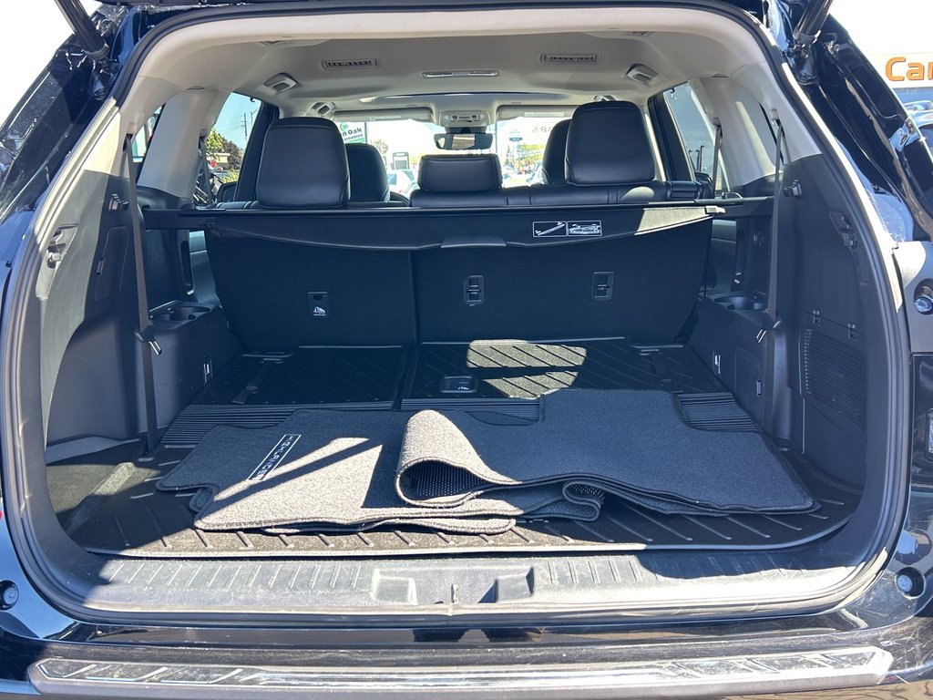 2023 Toyota Highlander XLE in Niagara Falls, Ontario - 24 - w1024h768px