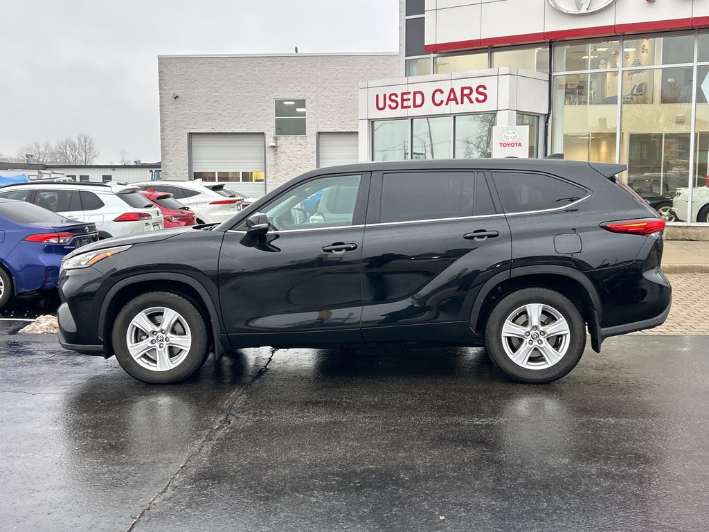2023 Toyota Highlander LE in Niagara Falls, Ontario - 2 - w1024h768px