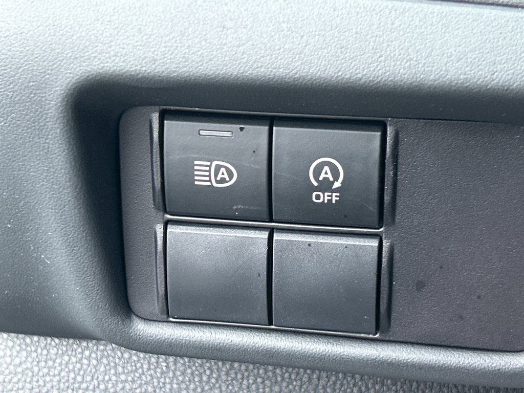 2023 Toyota Highlander LE in Niagara Falls, Ontario - 13 - w1024h768px