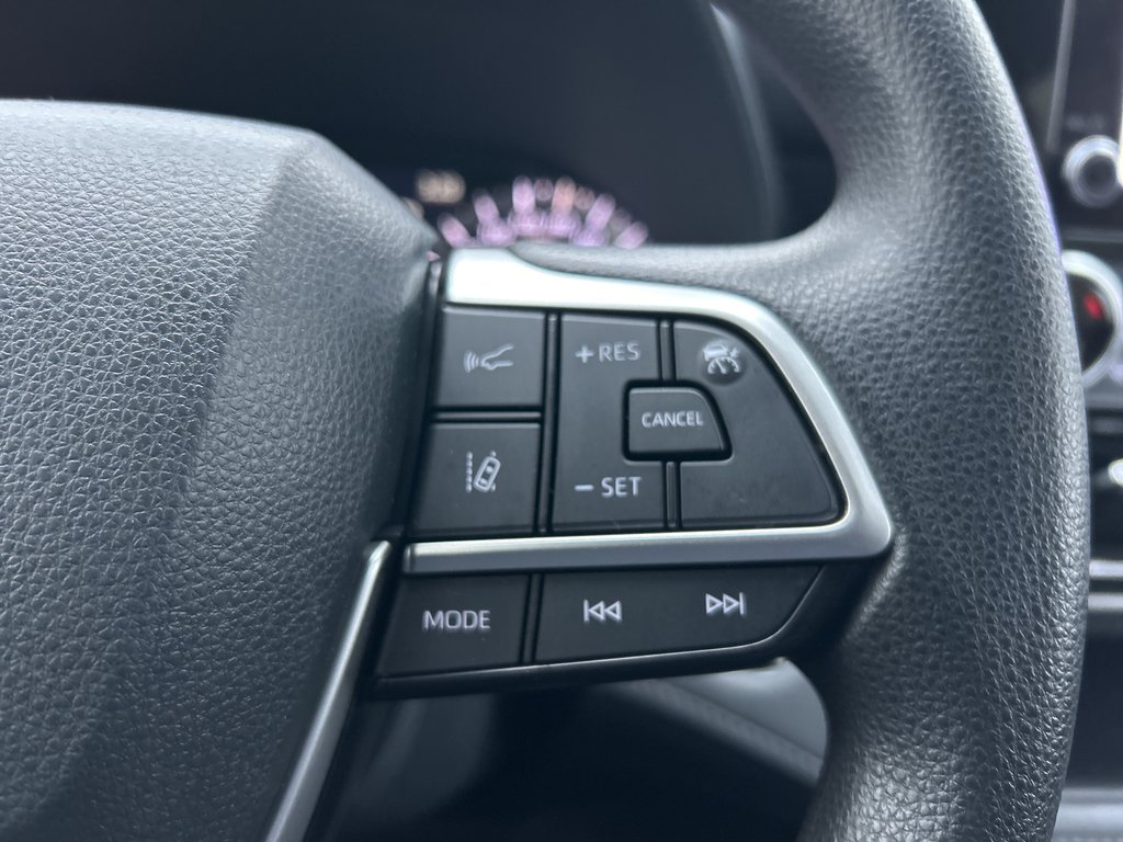2023 Toyota Highlander LE in Niagara Falls, Ontario - 18 - w1024h768px