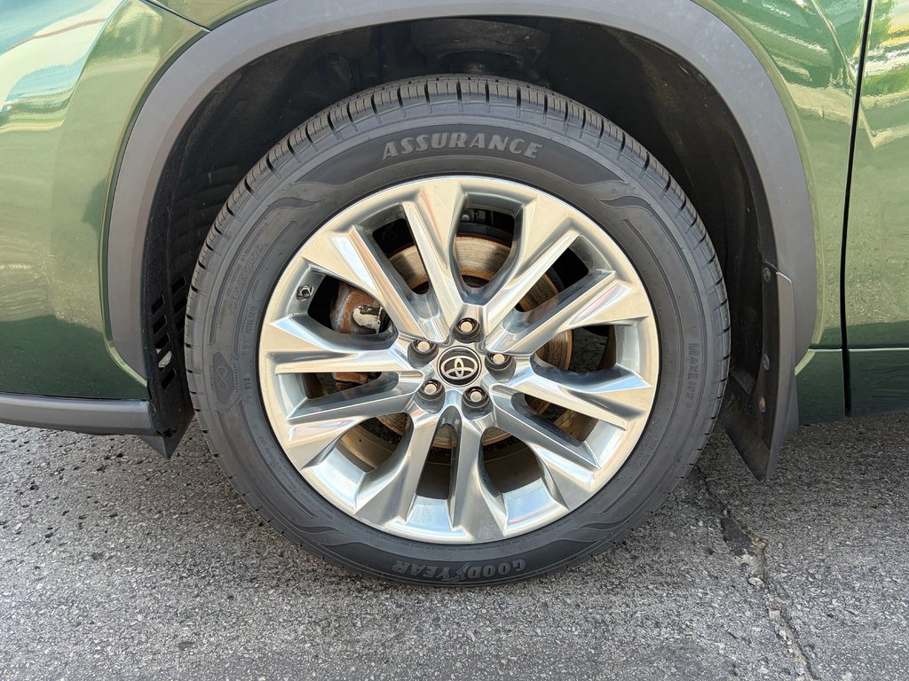 2023 Toyota Highlander Limited in Niagara Falls, Ontario - 23 - w1024h768px