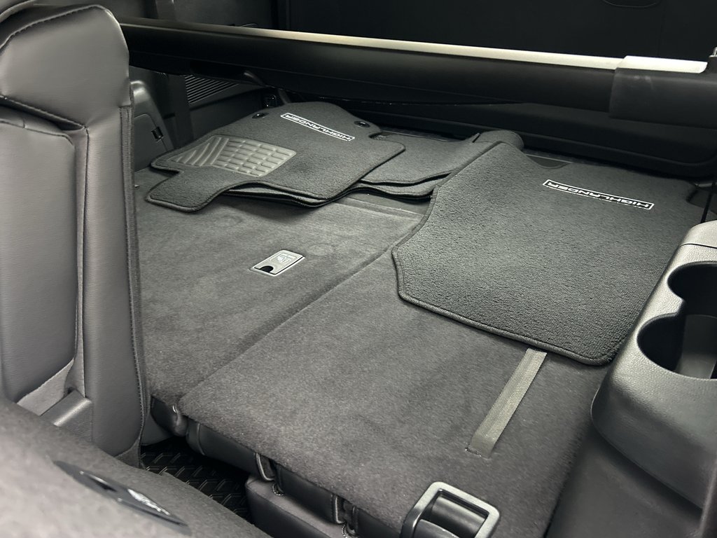 2024 Toyota Highlander Limited in Niagara Falls, Ontario - 11 - w1024h768px