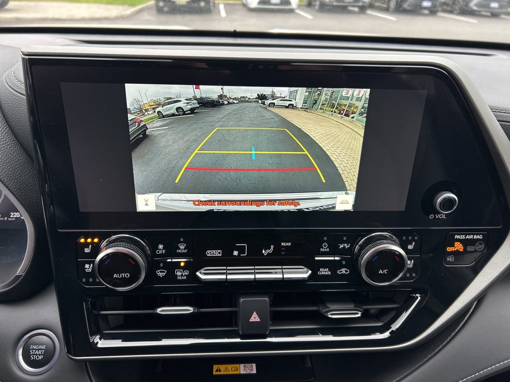 2024 Toyota Highlander Limited in Niagara Falls, Ontario - 15 - w1024h768px