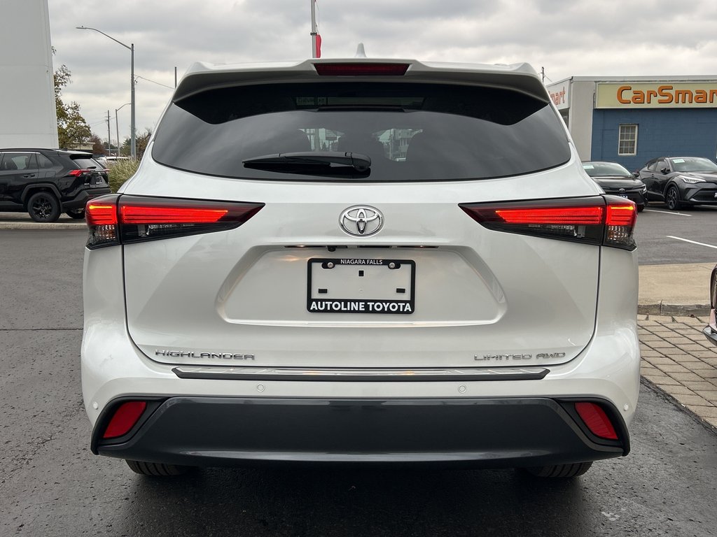 2024 Toyota Highlander Limited in Niagara Falls, Ontario - 4 - w1024h768px