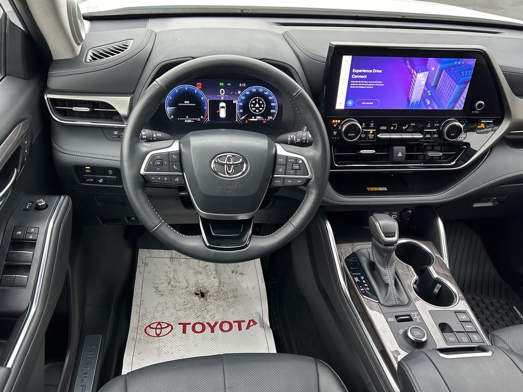 2024 Toyota Highlander Limited in Niagara Falls, Ontario - 8 - w1024h768px