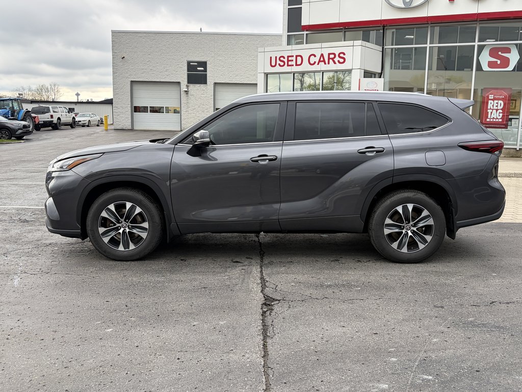 2024 Toyota Highlander XLE in Niagara Falls, Ontario - 2 - w1024h768px