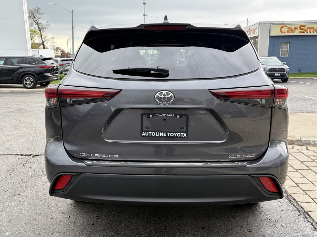 2024 Toyota Highlander XLE in Niagara Falls, Ontario - 4 - w1024h768px