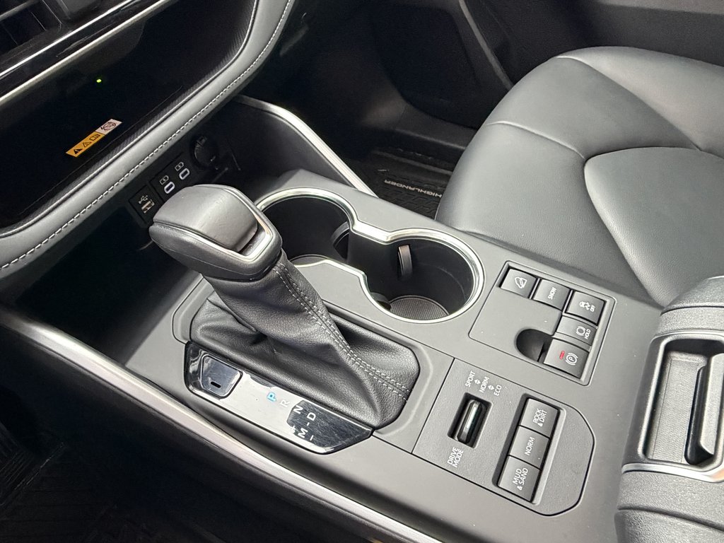 2024 Toyota Highlander XLE in Niagara Falls, Ontario - 19 - w1024h768px