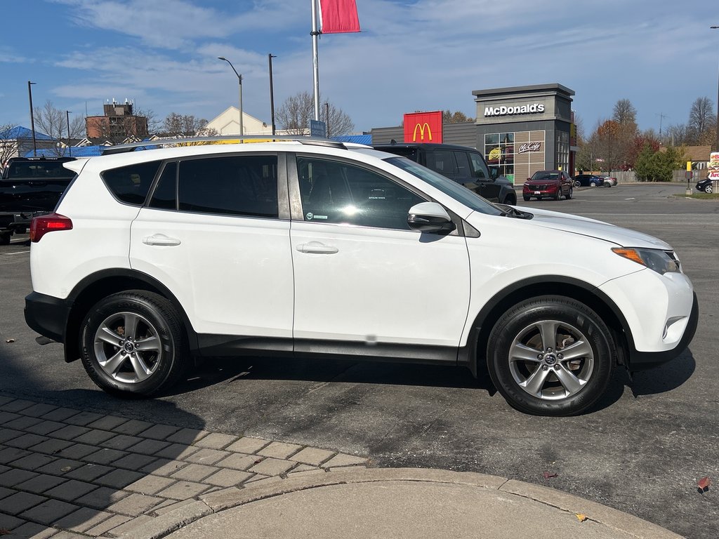 2015  RAV4 XLE in Niagara Falls, Ontario - 6 - w1024h768px