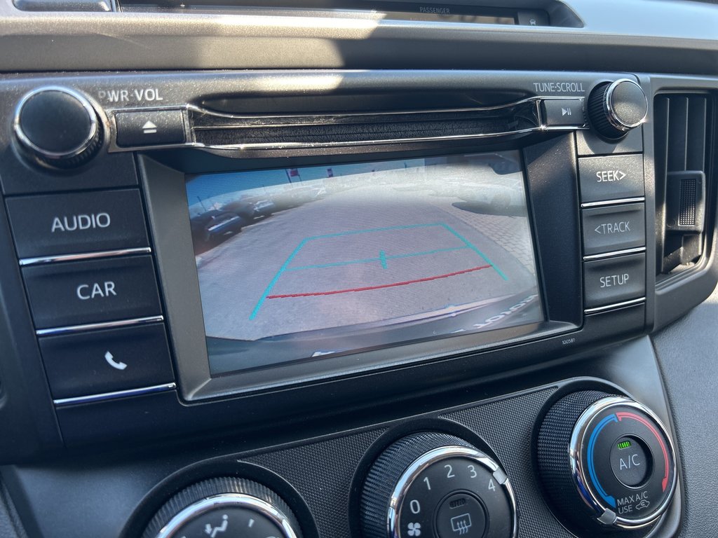 2016 Toyota RAV4 LE in Niagara Falls, Ontario - 16 - w1024h768px