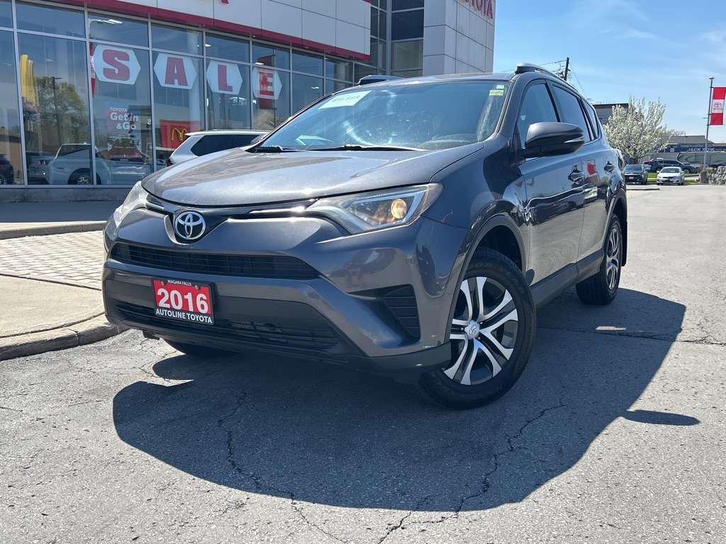 2016 Toyota RAV4 LE in Niagara Falls, Ontario - 9 - w1024h768px