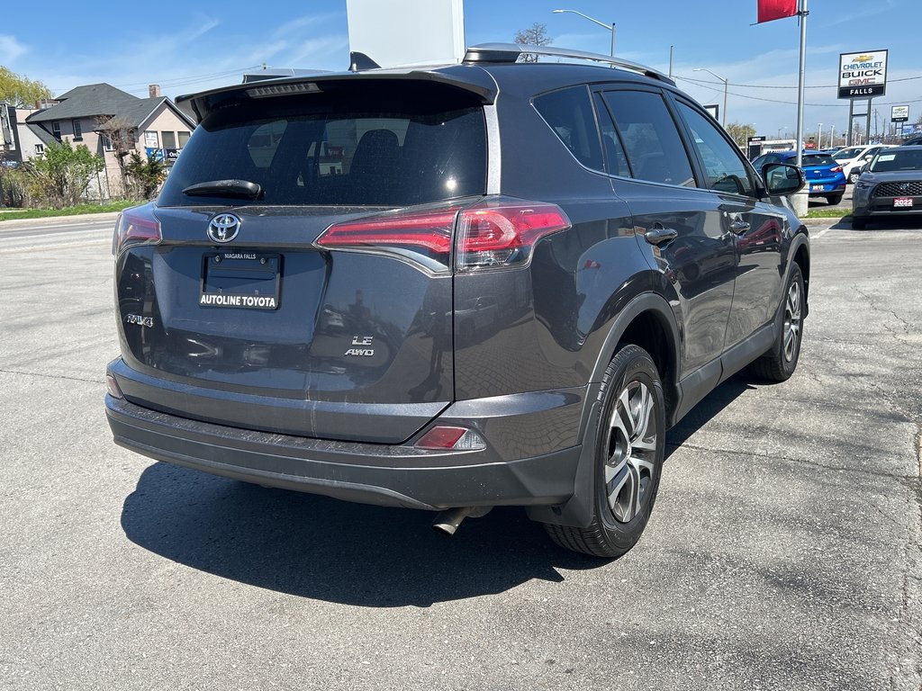 2016 Toyota RAV4 LE in Niagara Falls, Ontario - 5 - w1024h768px