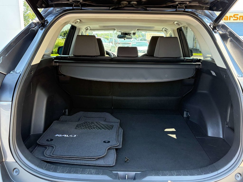 2019 Toyota RAV4 XLE in Niagara Falls, Ontario - 23 - w1024h768px