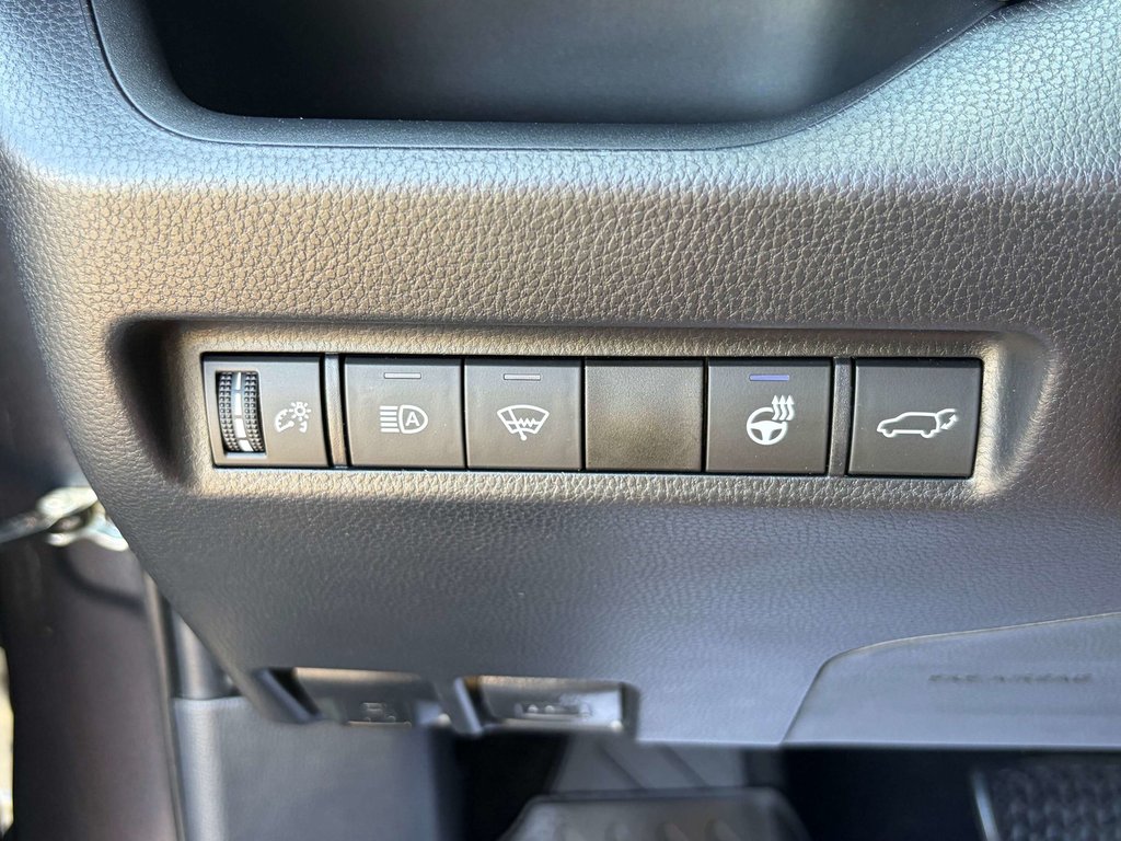 2019 Toyota RAV4 XLE in Niagara Falls, Ontario - 13 - w1024h768px