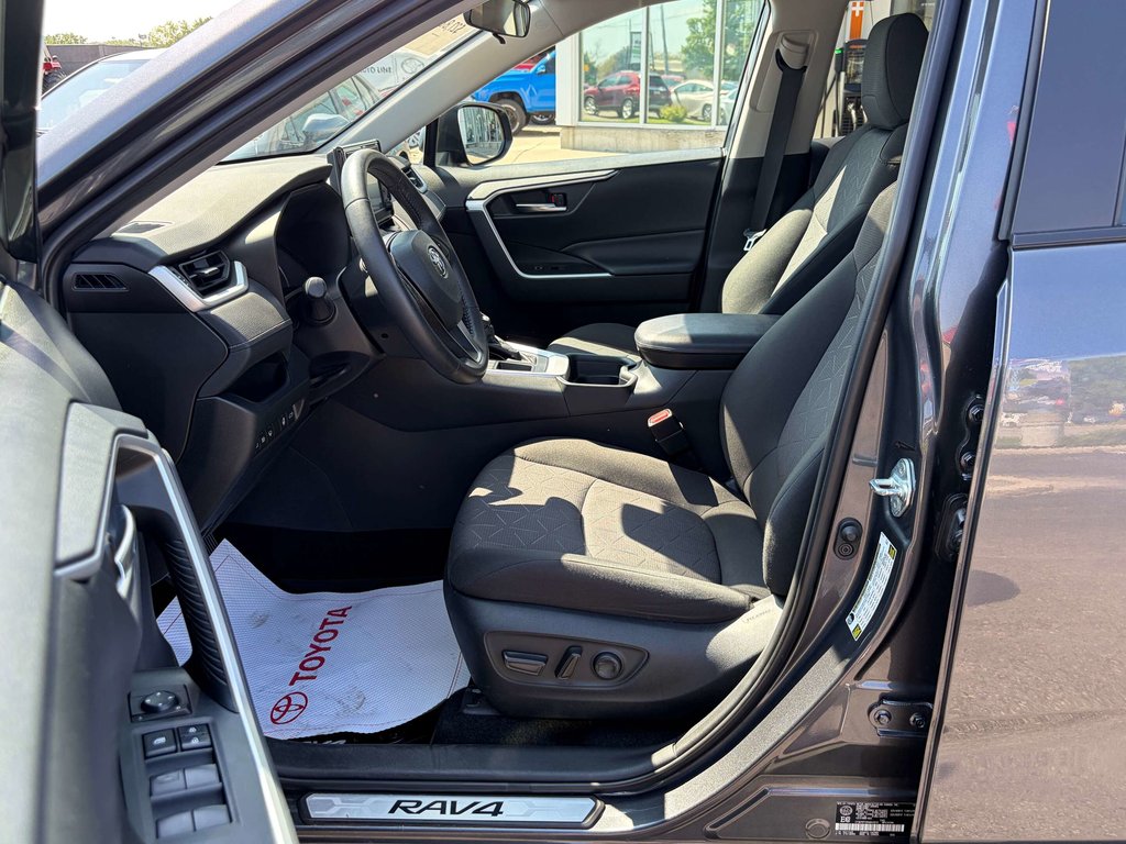 2019 Toyota RAV4 XLE in Niagara Falls, Ontario - 8 - w1024h768px