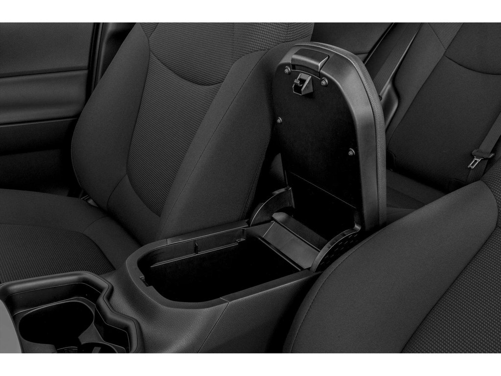 2019 Toyota RAV4 LE in Niagara Falls, Ontario - 9 - w1024h768px