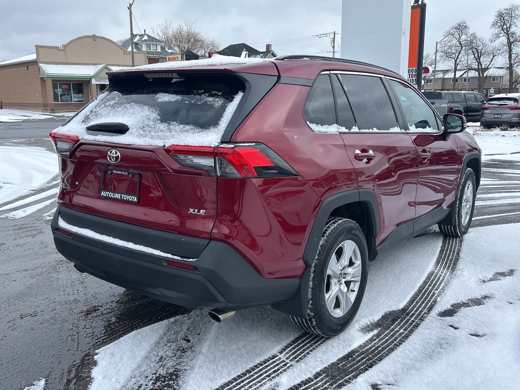 2020 Toyota RAV4 XLE FWD in Niagara Falls, Ontario - 5 - w1024h768px