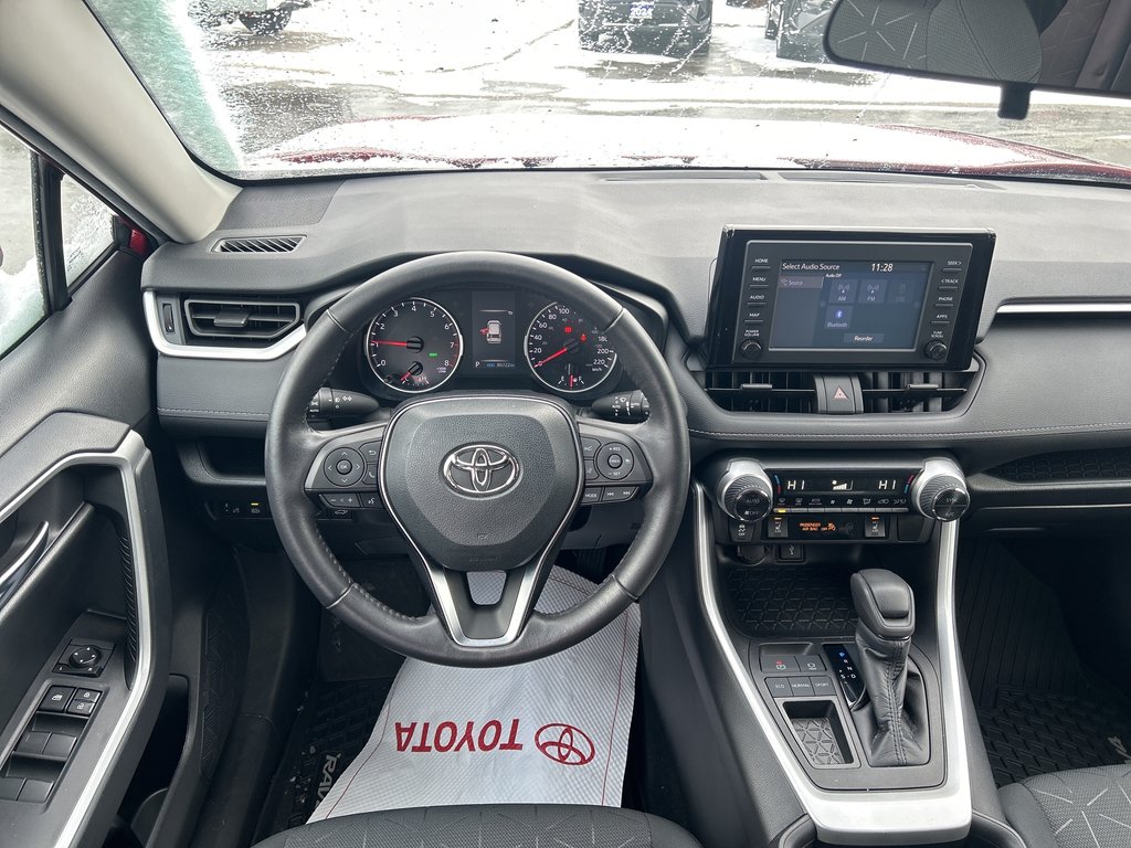 2020 Toyota RAV4 XLE FWD in Niagara Falls, Ontario - 13 - w1024h768px