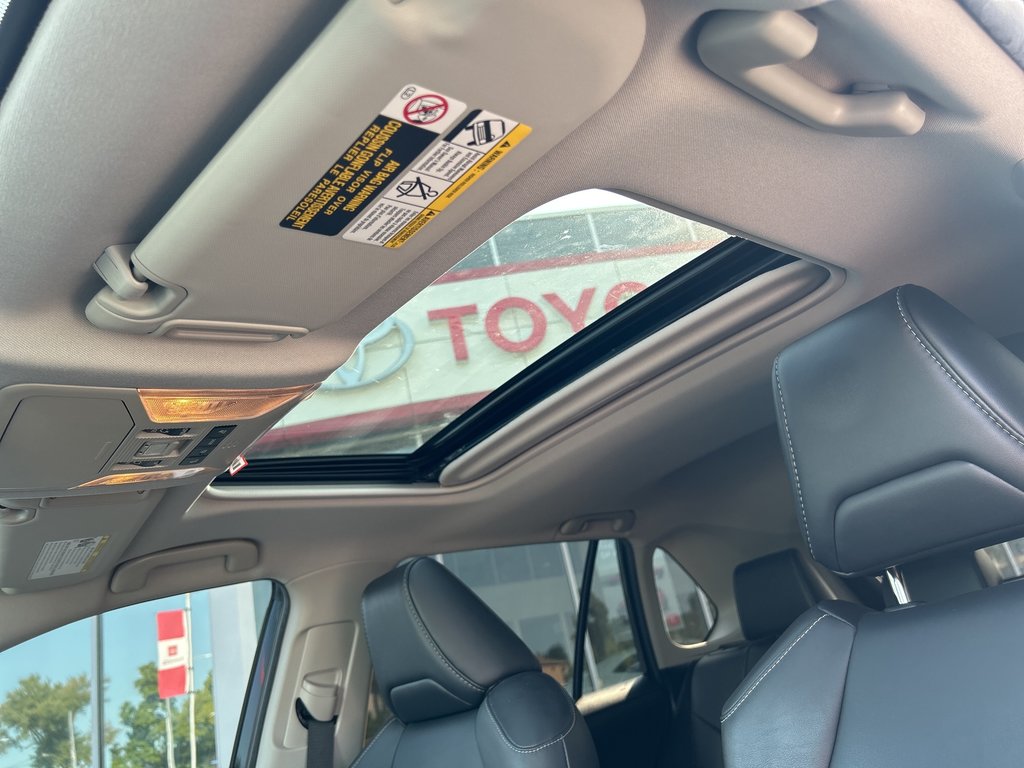 2021  RAV4 XLE in Niagara Falls, Ontario - 18 - w1024h768px