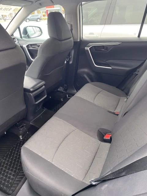 2021  RAV4 LE in Niagara Falls, Ontario - 8 - w1024h768px