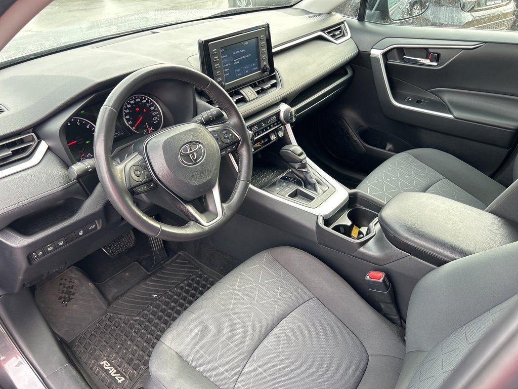 2021  RAV4 XLE in Niagara Falls, Ontario - 10 - w1024h768px