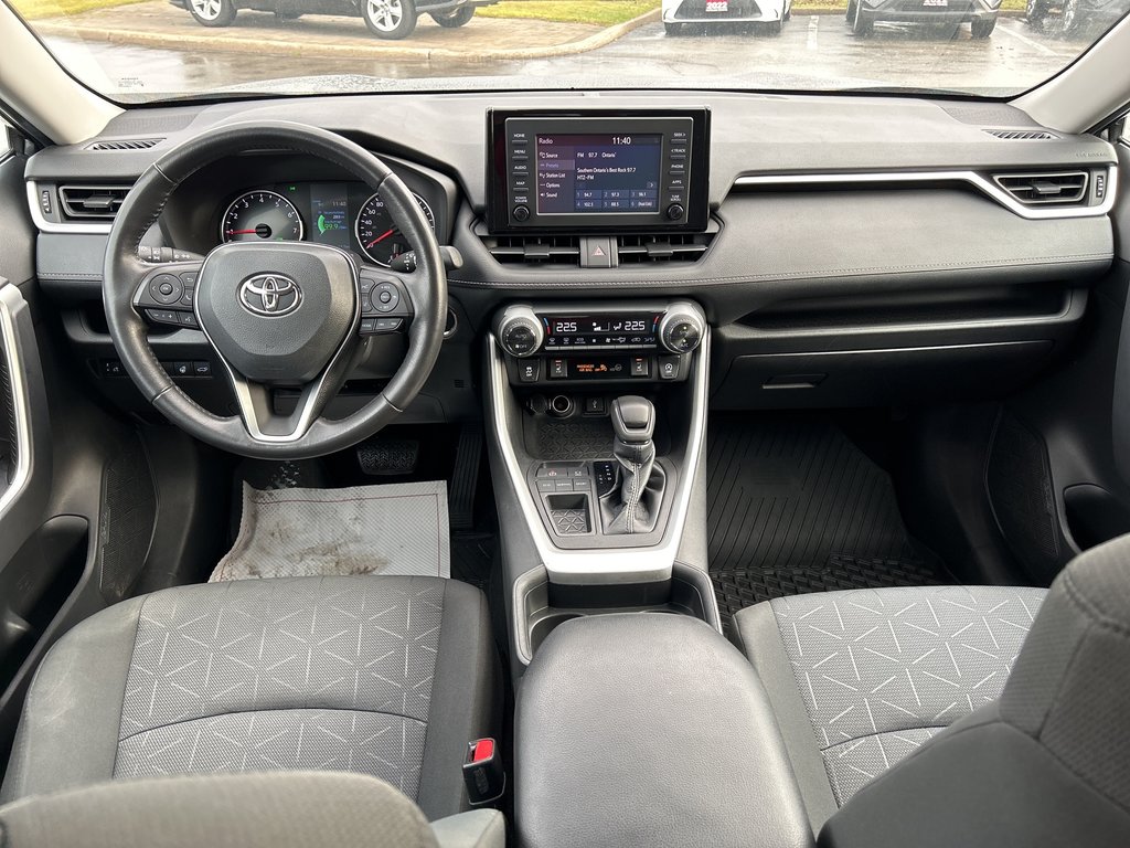 2021  RAV4 XLE in Niagara Falls, Ontario - 14 - w1024h768px