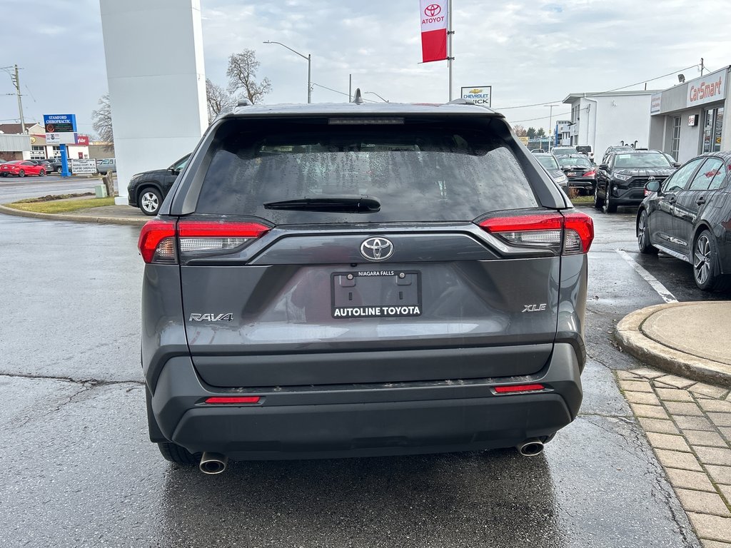 2021  RAV4 XLE in Niagara Falls, Ontario - 4 - w1024h768px