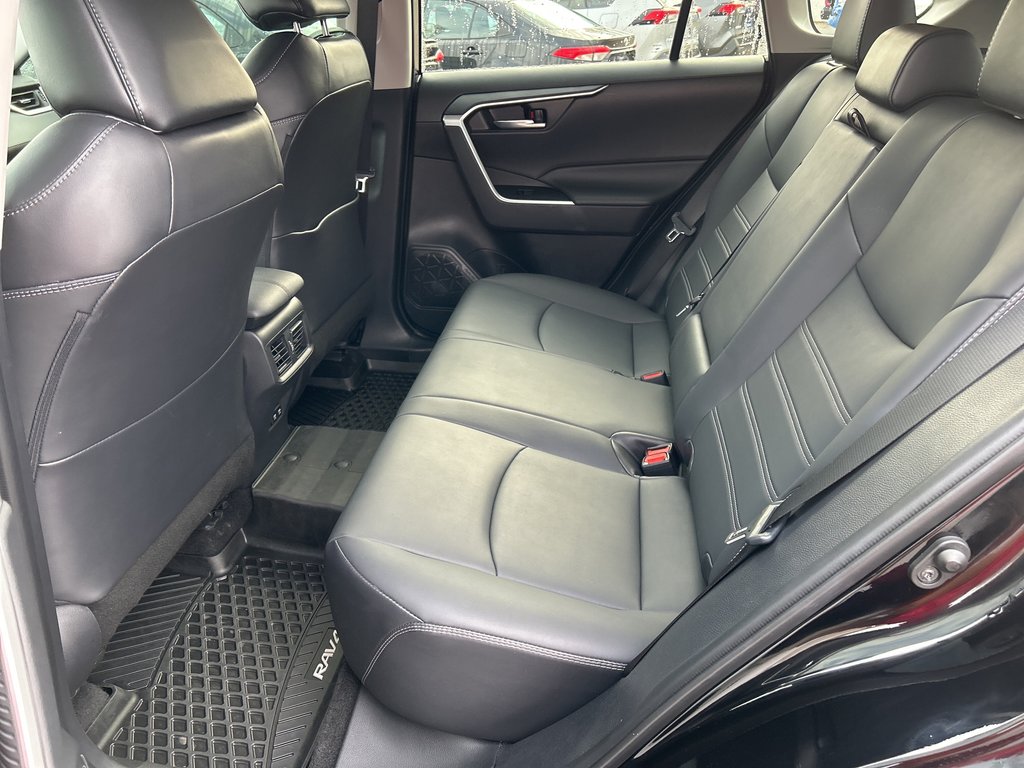 2021  RAV4 XLE in Niagara Falls, Ontario - 12 - w1024h768px