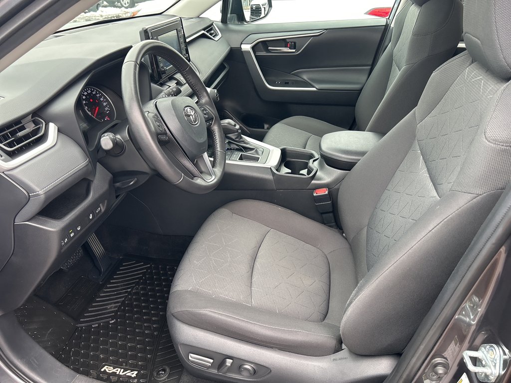 2021 Toyota RAV4 XLE in Niagara Falls, Ontario - 11 - w1024h768px