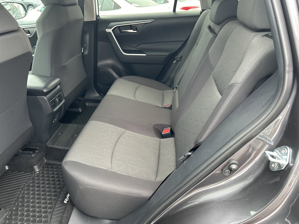 2021 Toyota RAV4 XLE in Niagara Falls, Ontario - 12 - w1024h768px