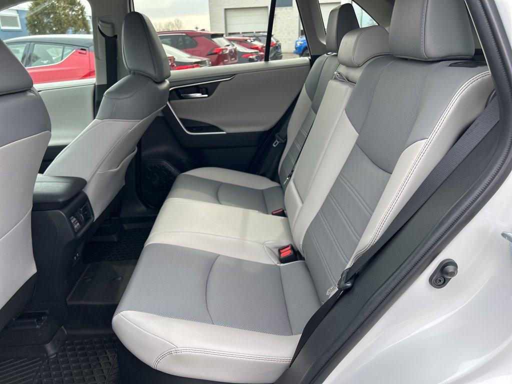 2021 Toyota RAV4 Hybrid LIMITED in Niagara Falls, Ontario - 12 - w1024h768px