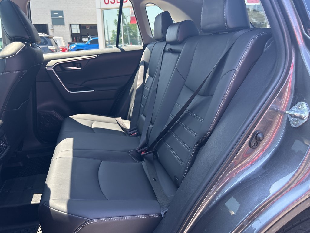 2021 Toyota RAV4 XLE in Niagara Falls, Ontario - 12 - w1024h768px