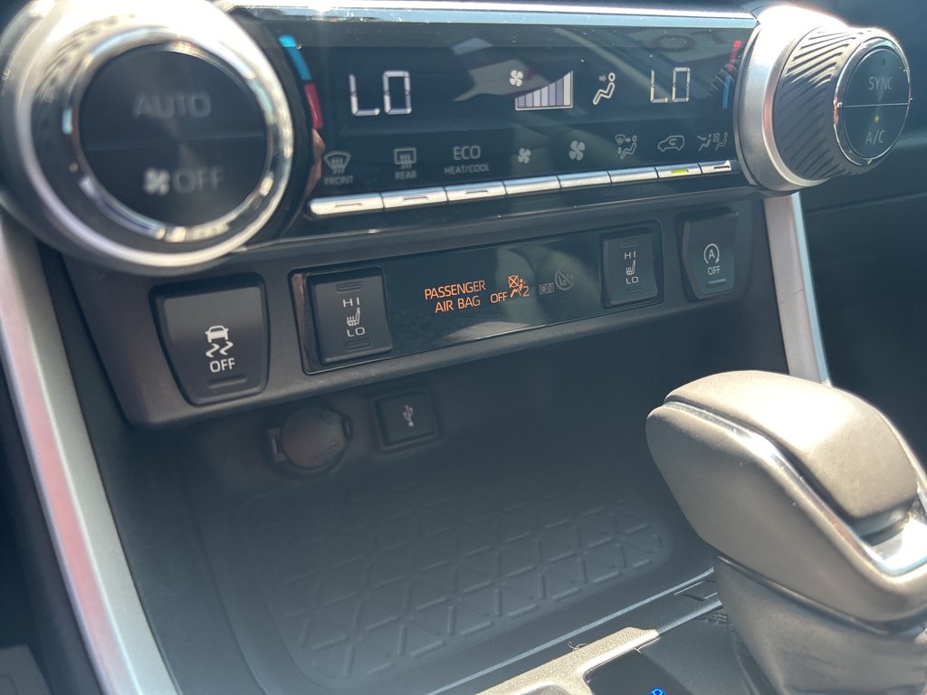 2021 Toyota RAV4 XLE in Niagara Falls, Ontario - 17 - w1024h768px