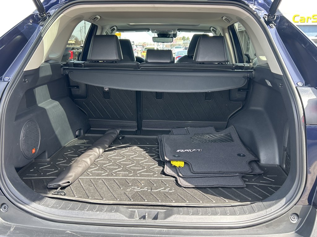 2021 Toyota RAV4 Hybrid Limited in Niagara Falls, Ontario - 5 - w1024h768px