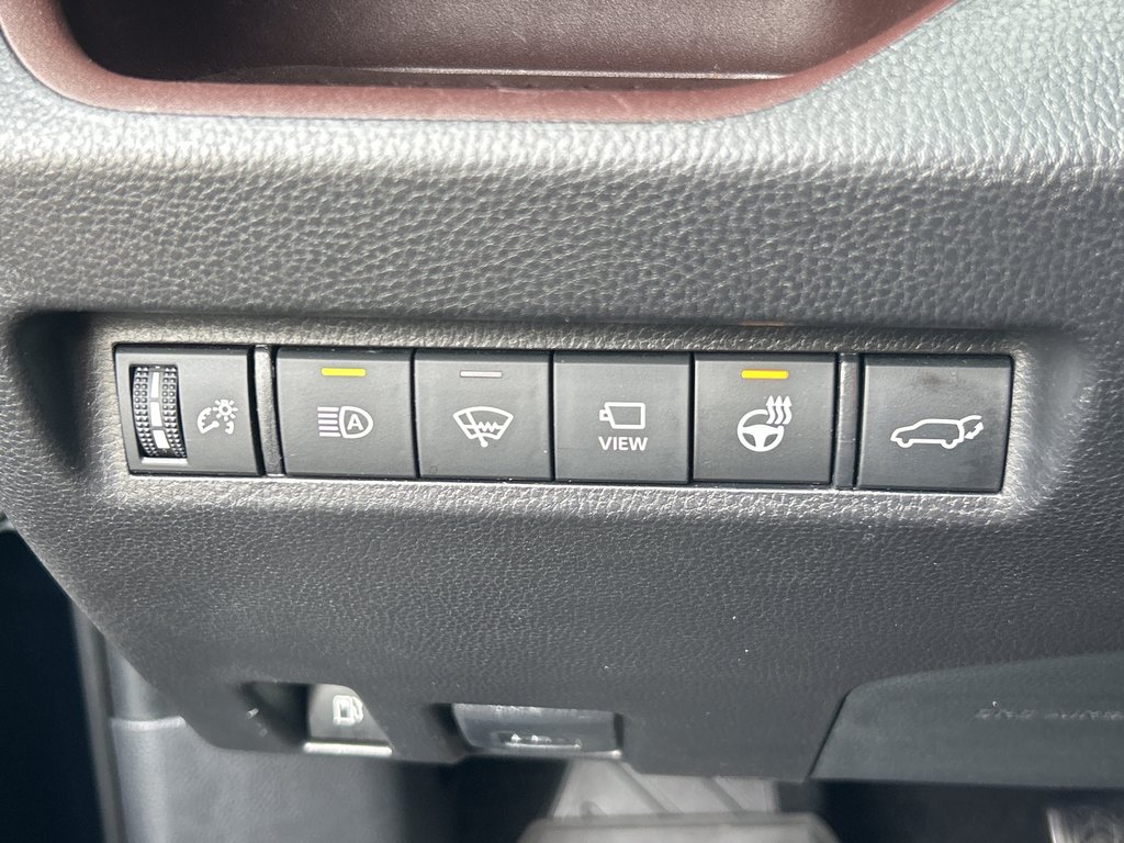 2021 Toyota RAV4 Hybrid Limited in Niagara Falls, Ontario - 16 - w1024h768px