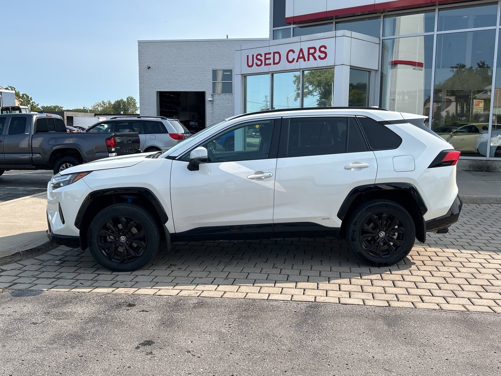 2022  RAV4 Hybrid SE in Niagara Falls, Ontario - 2 - w1024h768px