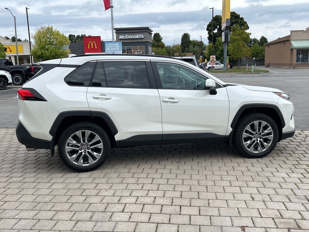 2022  RAV4 XLE in Niagara Falls, Ontario - 6 - w1024h768px